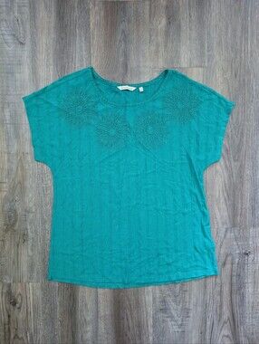 Soft Surroundings Teal Short Sleeve Embroidered Flower Top